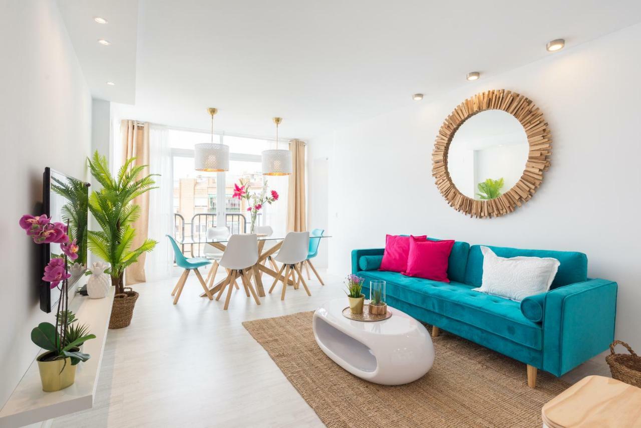 Stunning Spacious City Apartment With Free Parking Малага Экстерьер фото