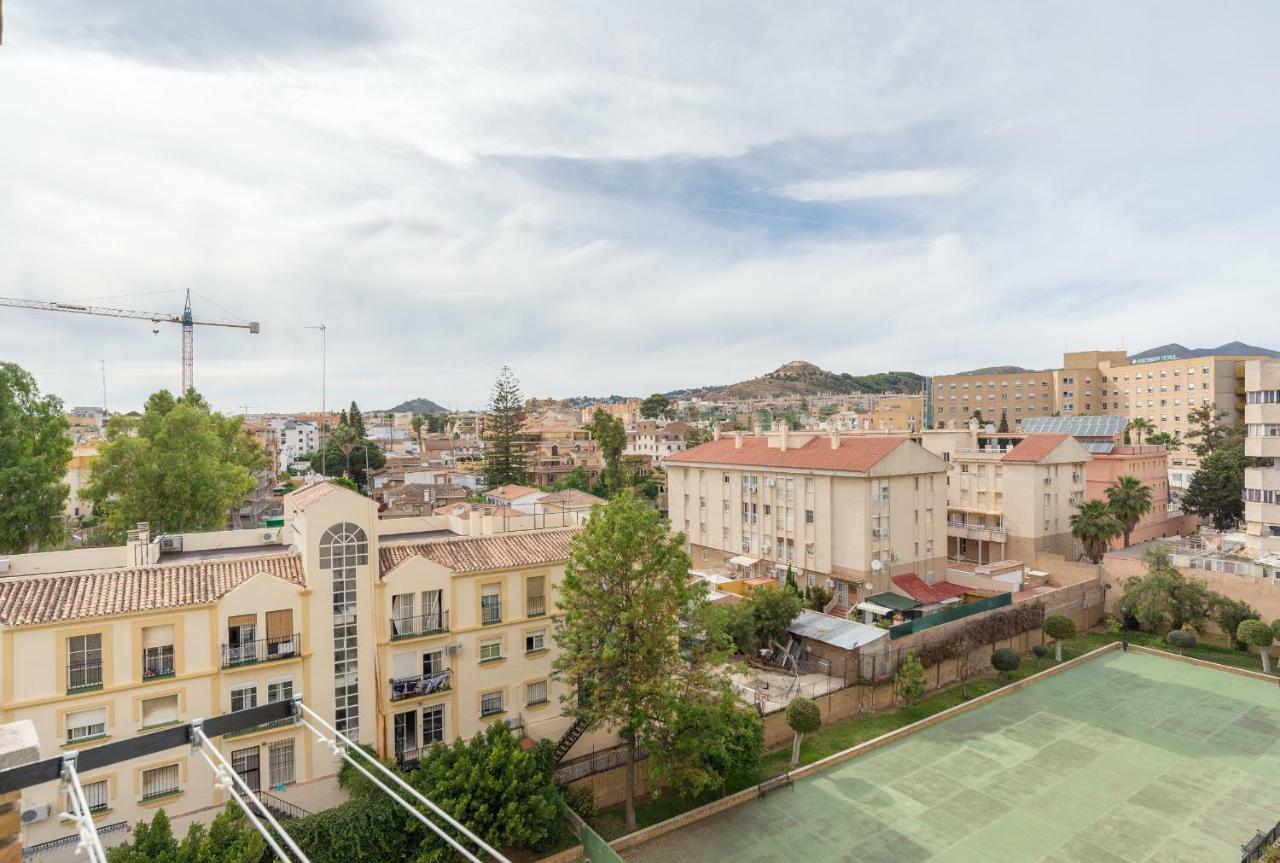 Stunning Spacious City Apartment With Free Parking Малага Экстерьер фото